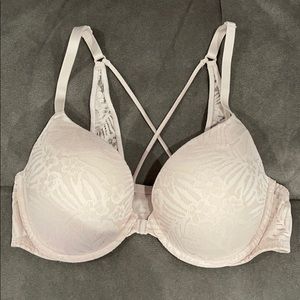 LIKE NEW VS PINK LACEY LIGHT PINK RACERBACK BRA